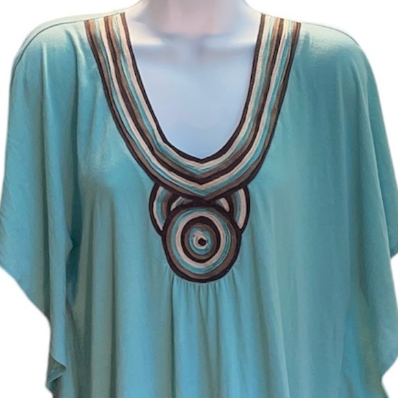 Maurices Boho Aqua/Teal Drape Top with Embroidery Around V Neck Size Plus 0 - Picture 4 of 12